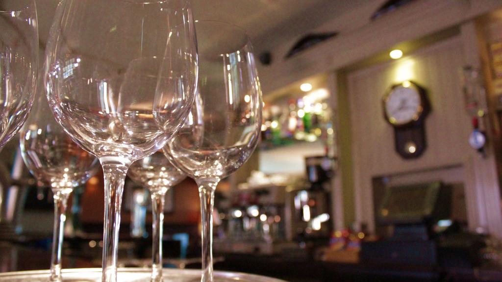 Keanes Of Curraheen, Bar, Restaurant & Accommodation Tralee Eksteriør billede